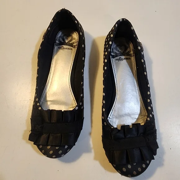 FERGALICIOUS Polka Dot Black Ballet Flats with Bow 5.5 - Picture 4 of 9